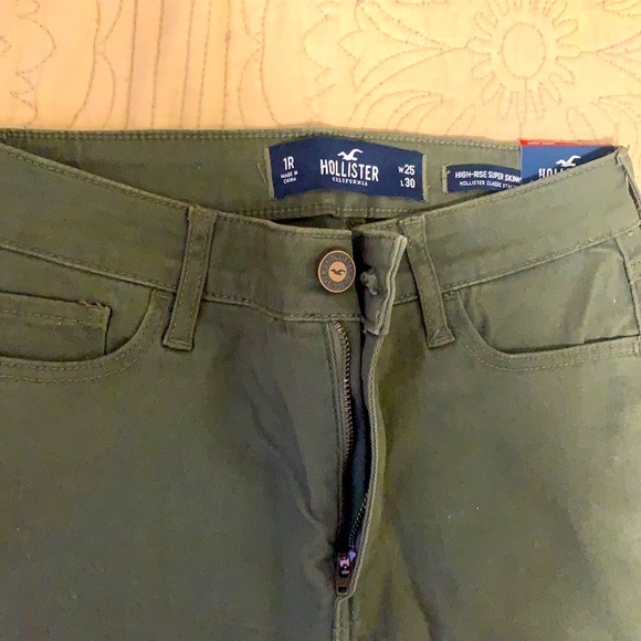 Hollister Jeans - Picture 3 of 4
